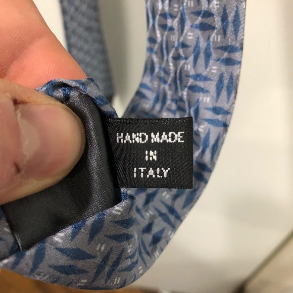 Giorgio Armani Tie ORIGINALLY $215 NEVER WORN - Picture 3 of 5